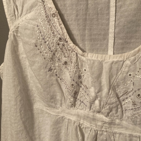 Sandwich 100% Cotton White Sleeveless Tank Top with Airy Fabric - Picture 3 of 9